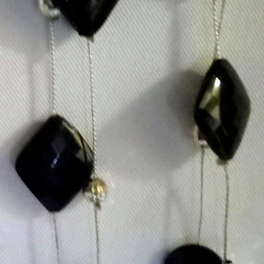 BEADED NECKLACE